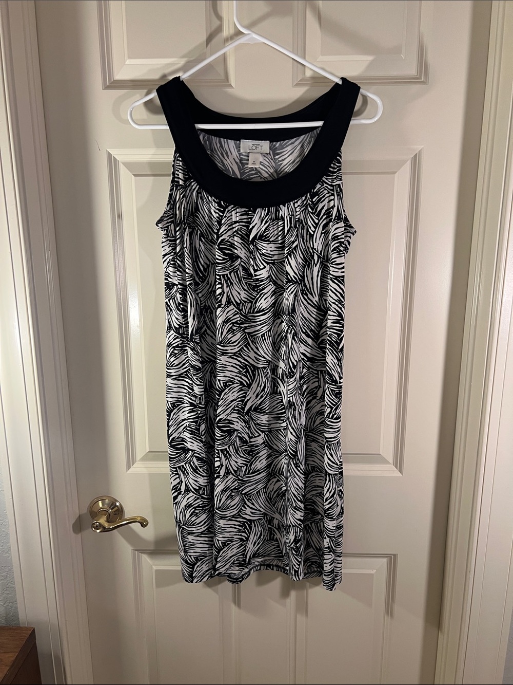LOFT Black & White Leaf-Print Sleeveless Mini Dress